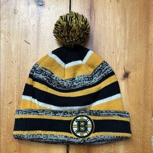 Boston Bruins Pom Beanie